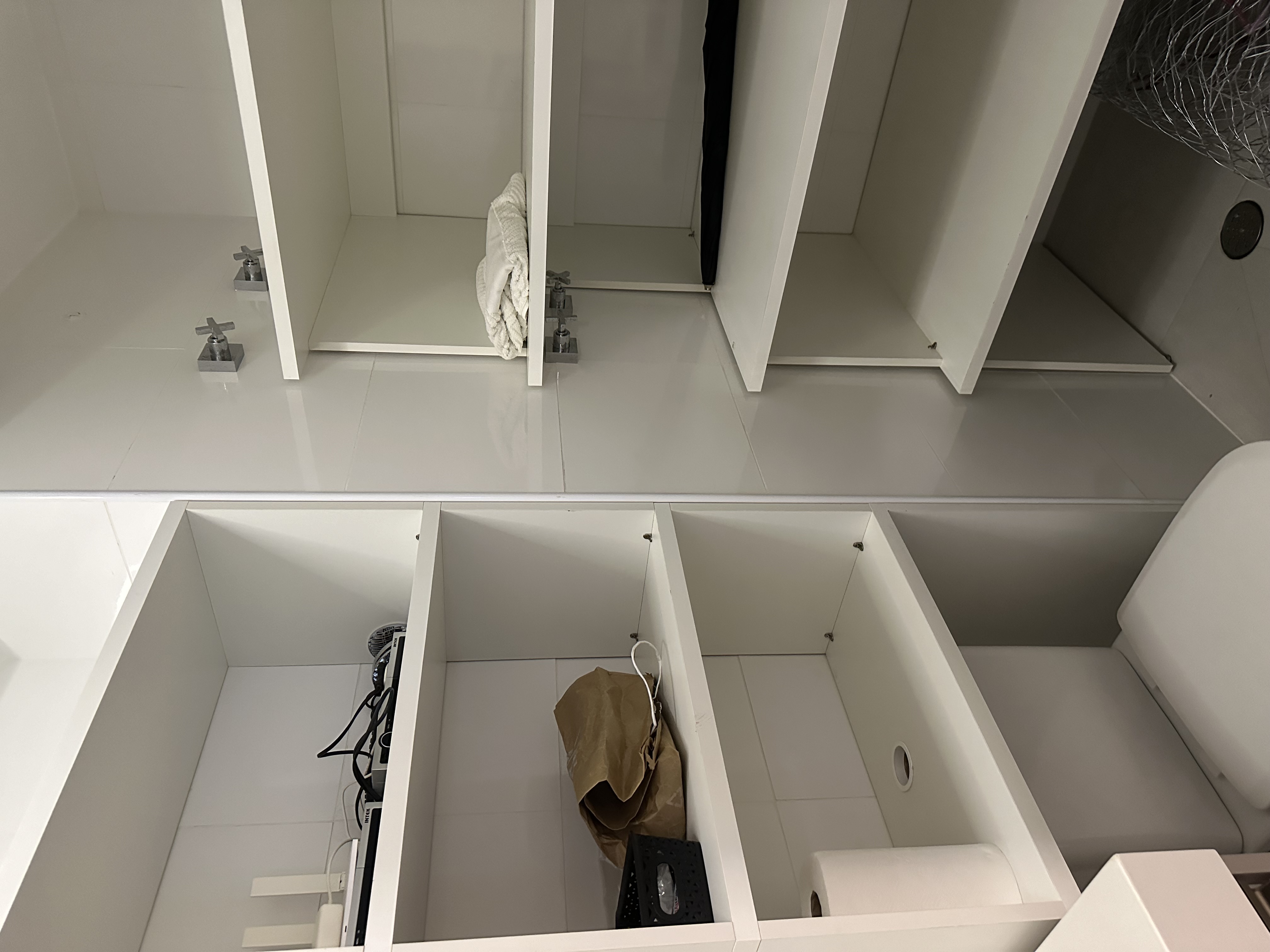 Imagem Apartamento com 2 Quartos para Alugar, 96 m²em Alphaville Empresarial - Barueri Imagem Apartamento com 2 Quartos para Alugar, 96 m²em Alphaville Empresarial - Barueri