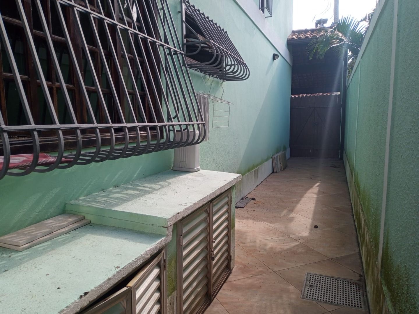 Imagem Casa com 3 Quartos à Venda, 360 m²em Piratininga - Niterói Imagem Casa com 3 Quartos à Venda, 360 m²em Piratininga - Niterói