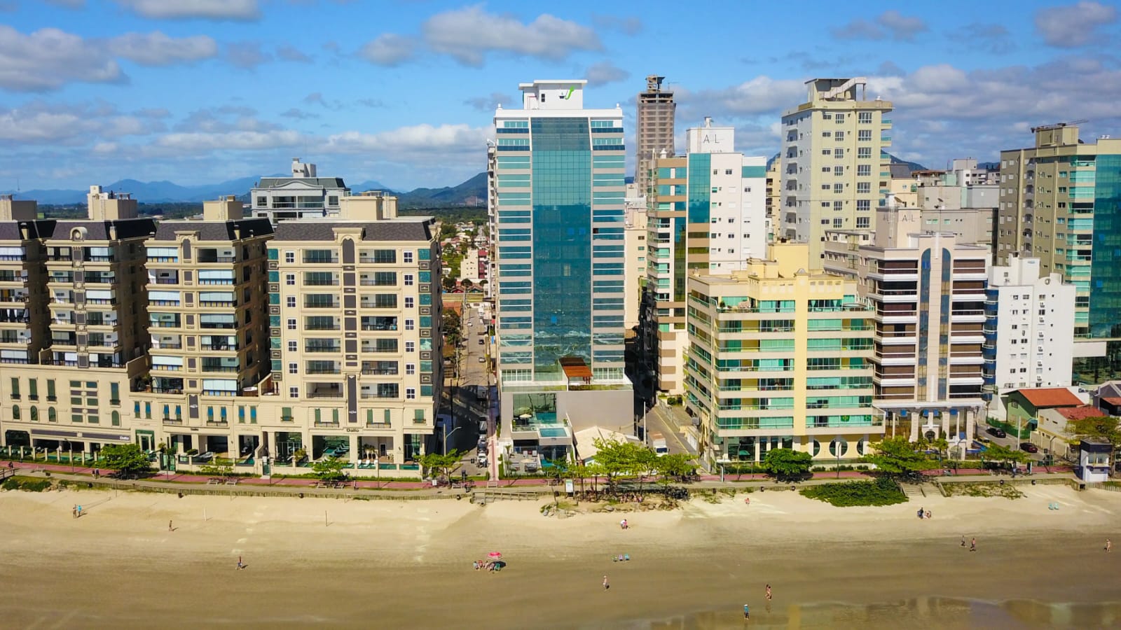 Apartamento com 4 Quartos à Venda, 202 m² em Meia Praia - Itapema
