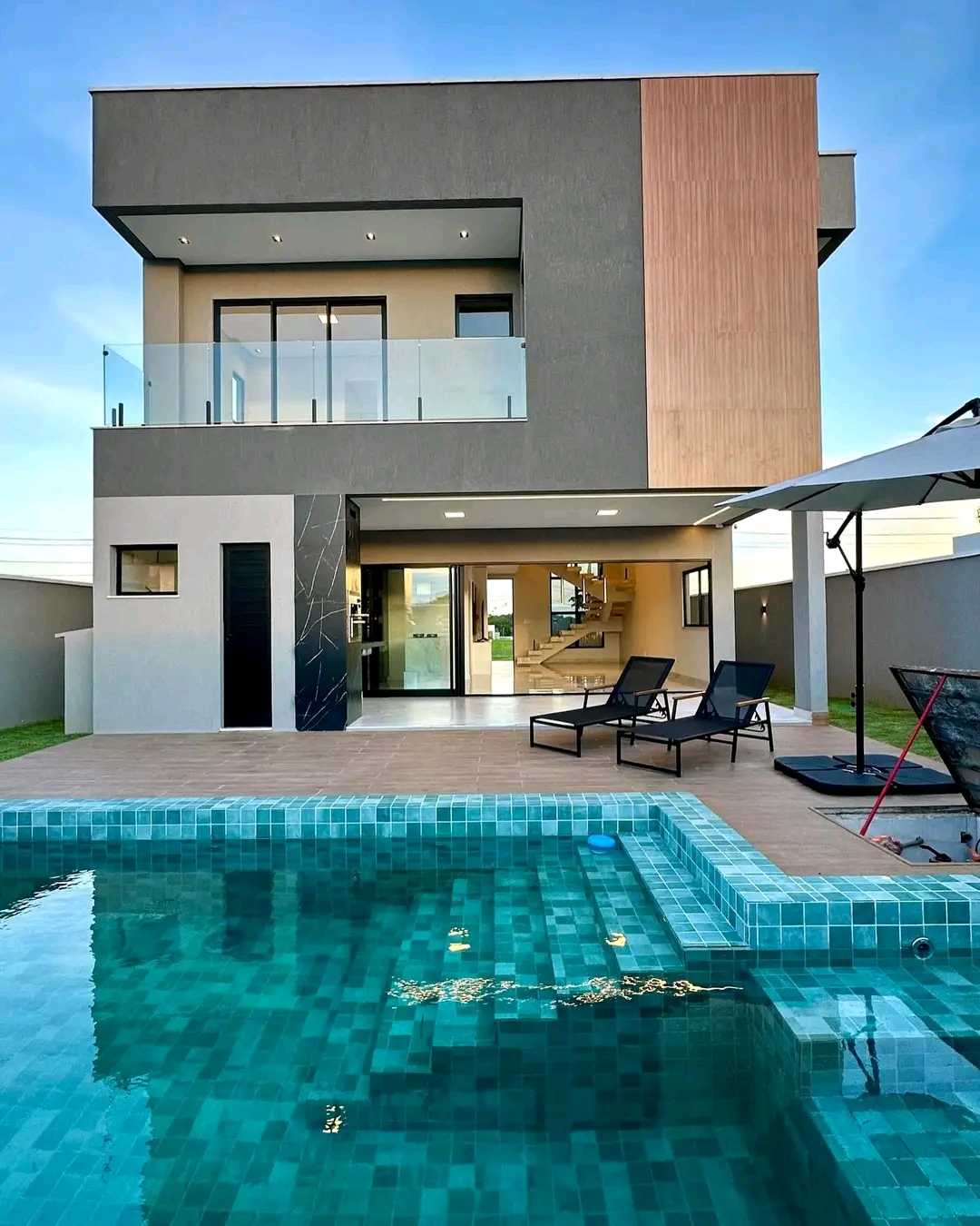 Imagem Casa de Condomínio com 4 Quartos à Venda, 240 m²em Alphaville  - Eusebio 