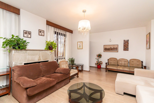 Imagem Casa com 3 Quartos à Venda, 182 m² em Bacacheri - Curitiba Imagem Casa com 3 Quartos à Venda, 182 m² em Bacacheri - Curitiba