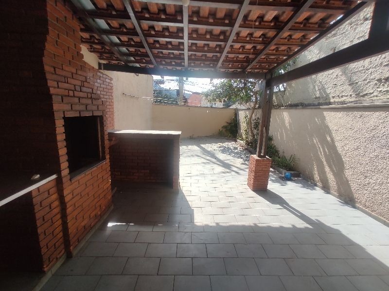 Imagem Casa com 3 Quartos para Alugar, 300 m²em Vila Clarice - São Paulo