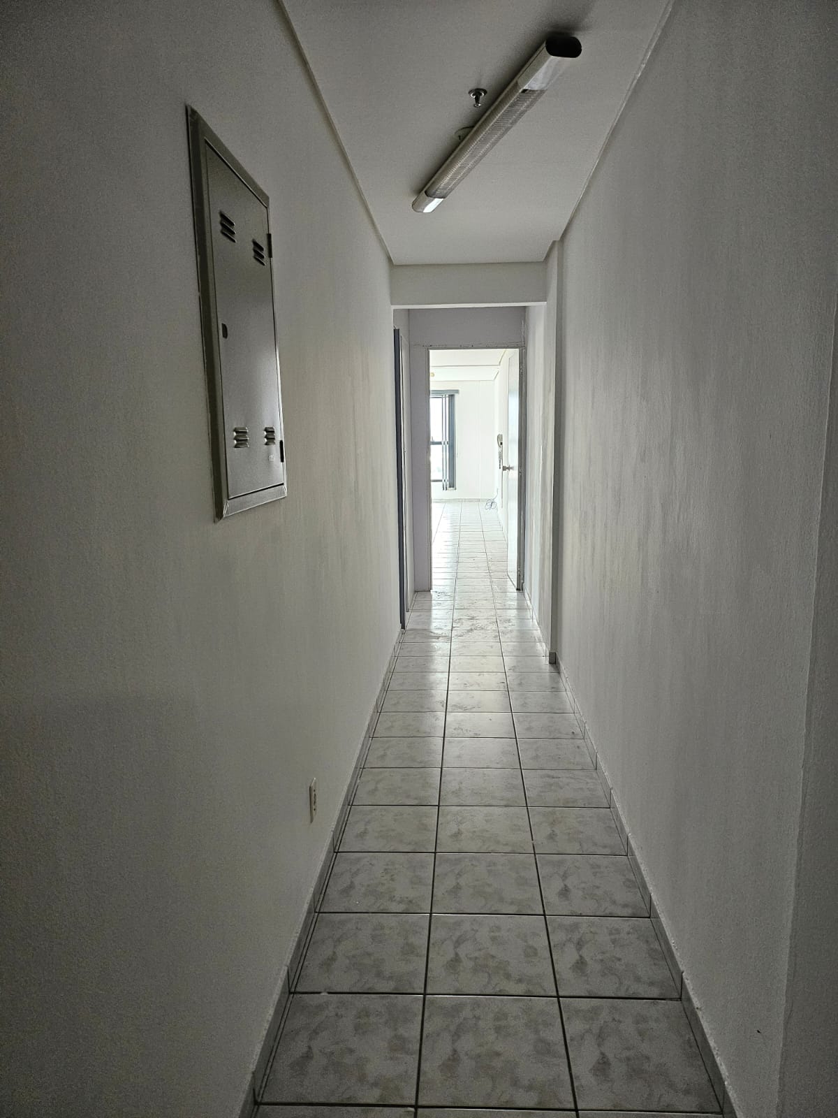 Imagem Sala Comercial à Venda, 80 m² em - Imagem Sala Comercial à Venda, 80 m² em -