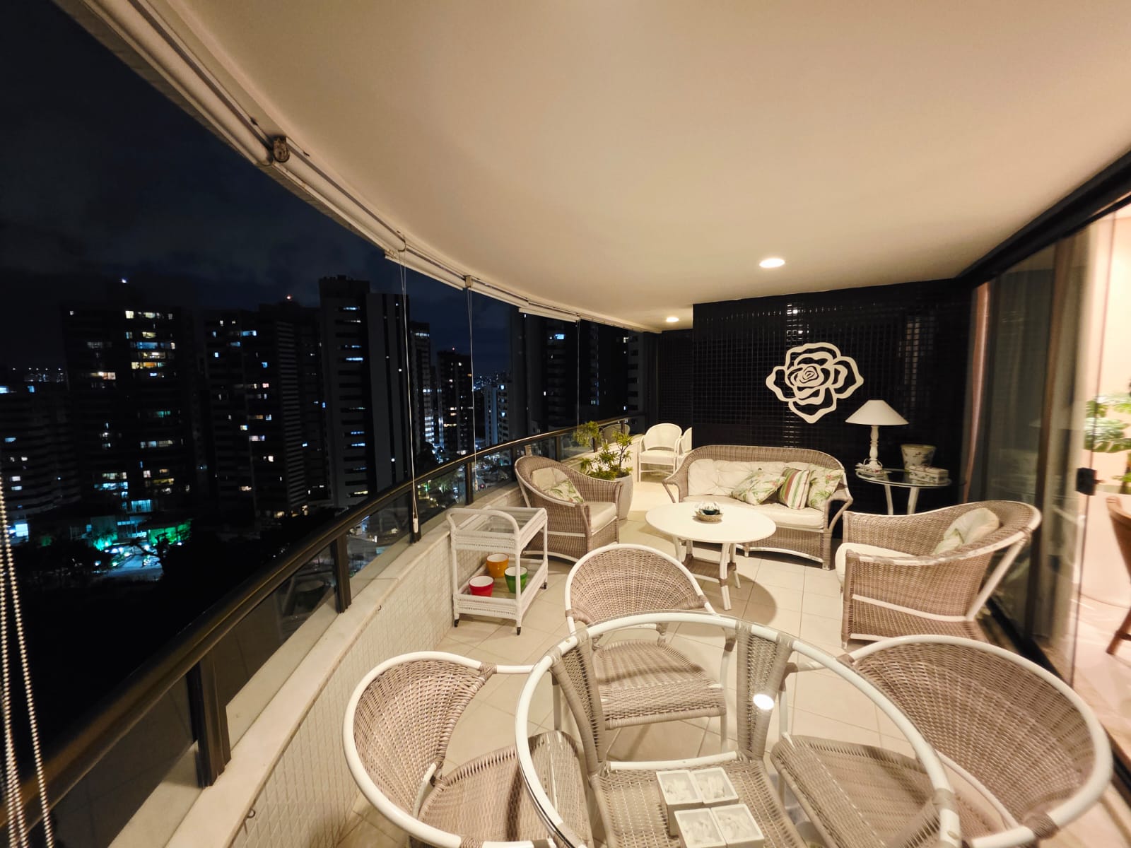 Imagem Apartamento com 4 Quartos à Venda, 224 m² em Pituba - Salvador Imagem Apartamento com 4 Quartos à Venda, 224 m² em Pituba - Salvador