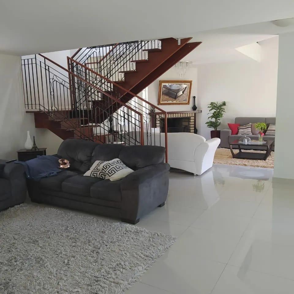 Imagem Casa com 6 Quartos à Venda, 276 m²em Santa Mônica - Florianópolis