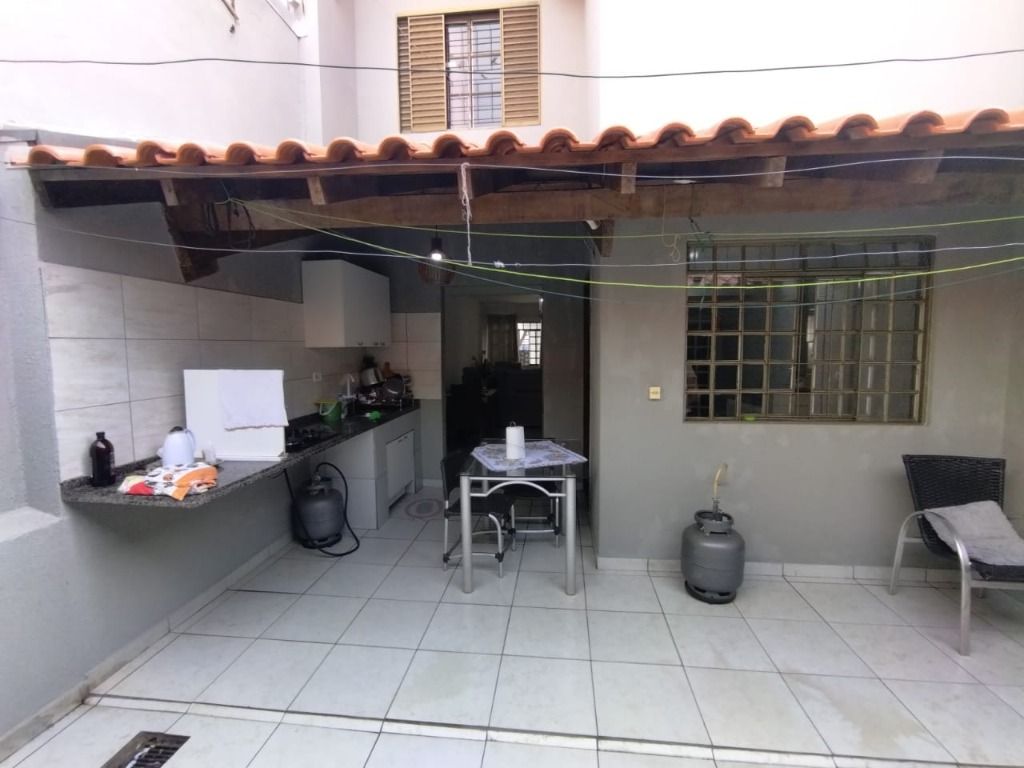 Imagem Sobrado com 3 Quartos à Venda, 126 m² em Centro - Londrina Imagem Sobrado com 3 Quartos à Venda, 126 m² em Centro - Londrina