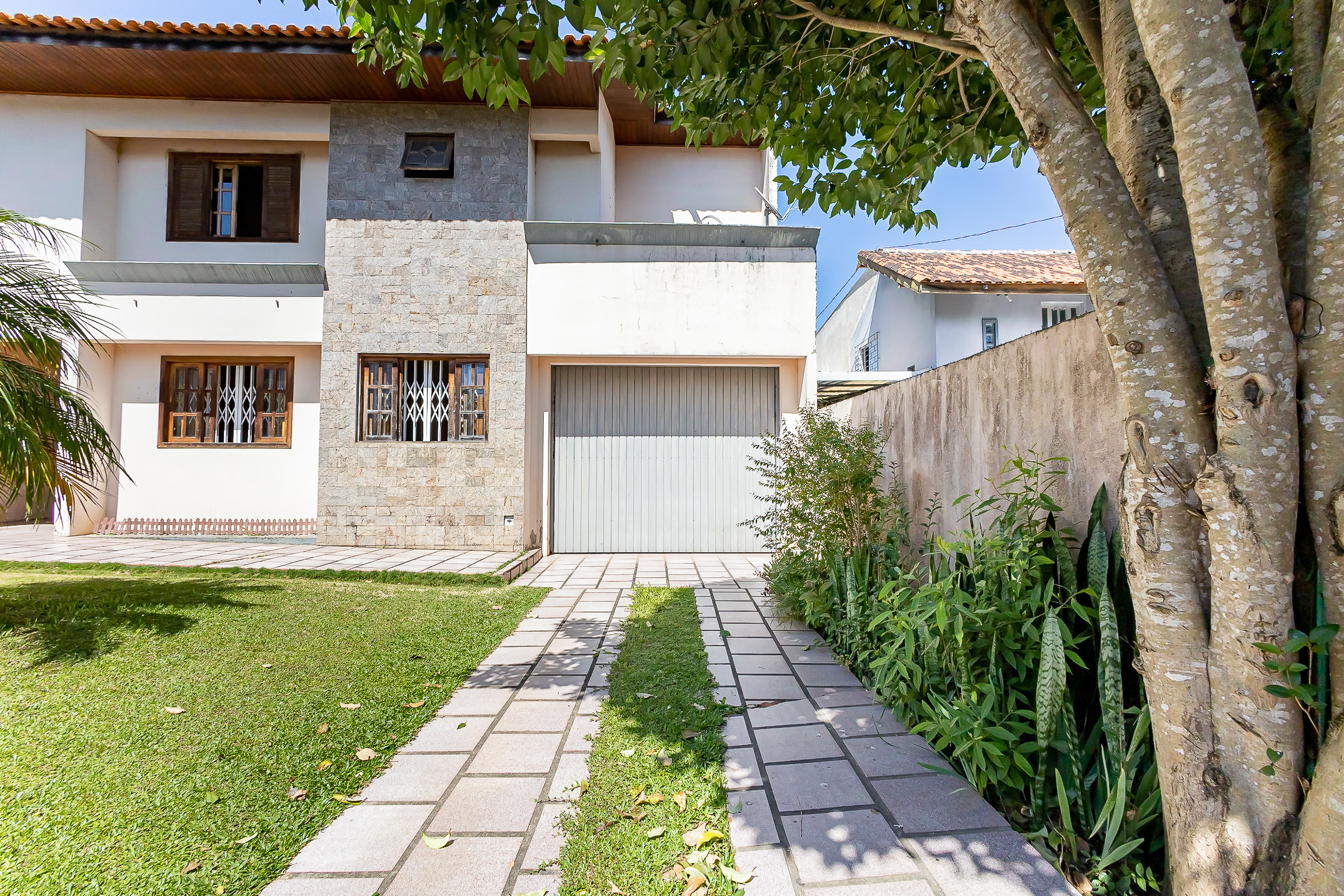 Imagem Casa com 3 Quartos à Venda, 209 m²em Campina do Siqueira - Curitiba Imagem Casa com 3 Quartos à Venda, 209 m²em Campina do Siqueira - Curitiba