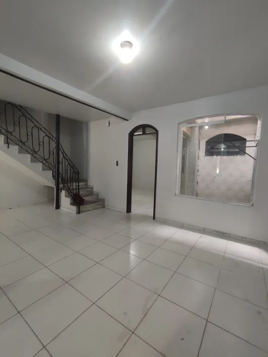 Imagem Casa com 4 Quartos para Alugar, 372 m²em Telégrafo - Belém Imagem Casa com 4 Quartos para Alugar, 372 m²em Telégrafo - Belém