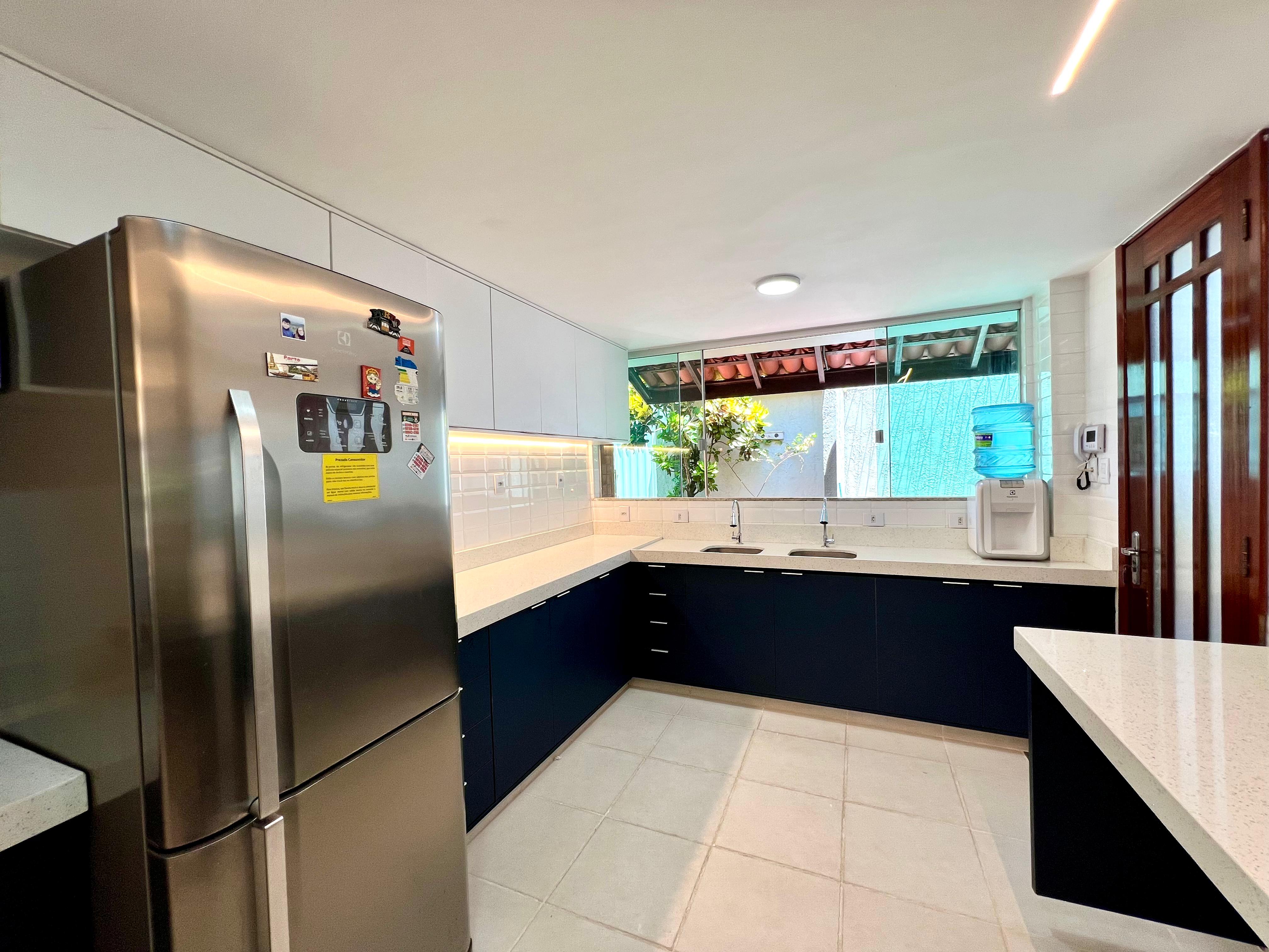 Imagem Casa com 3 Quartos à Venda, 370 m²em Curió-Utinga - Belém Imagem Casa com 3 Quartos à Venda, 370 m²em Curió-Utinga - Belém