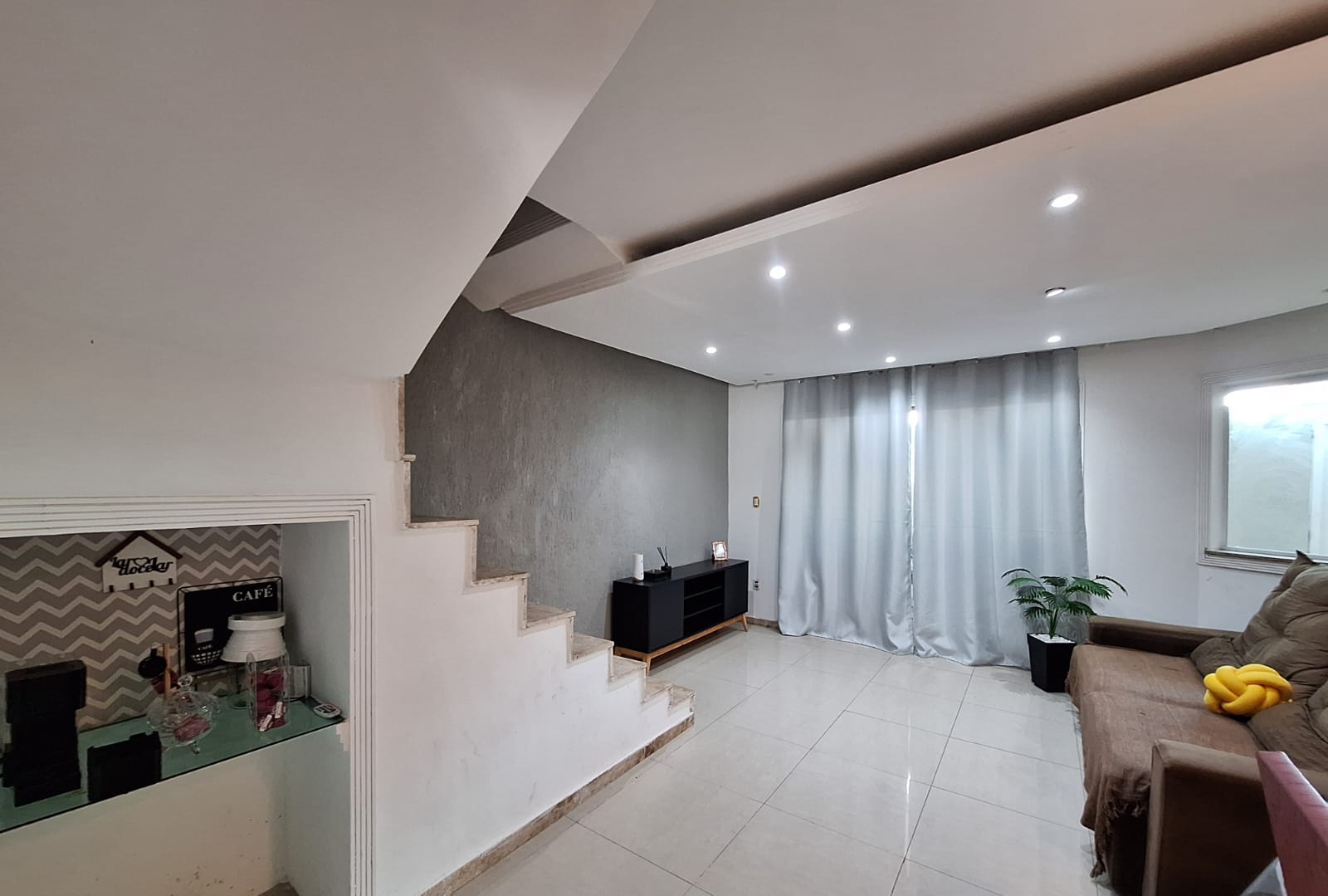 Imagem Casa com 3 Quartos à Venda, 300 m² em Bangu - Rio de Janeiro Imagem Casa com 3 Quartos à Venda, 300 m² em Bangu - Rio de Janeiro