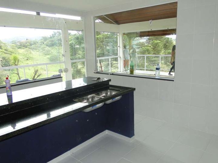 Imagem Casa com 3 Quartos à Venda, 350 m² em Várzea - Teresópolis