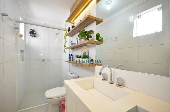 Imagem Sobrado com 3 Quartos à Venda, em Santa Cândida - Curitiba Imagem Sobrado com 3 Quartos à Venda, em Santa Cândida - Curitiba