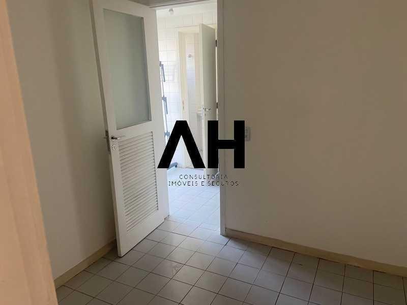 Imagem Apartamento com 2 Quartos à Venda, em Laranjeiras - Rio de Janeiro