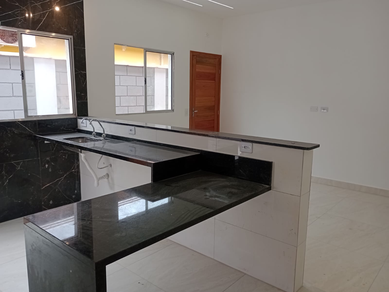 Imagem Casa com 2 Quartos à Venda, 80 m²em Nossa Senhora do Sion - Itanhaém Imagem Casa com 2 Quartos à Venda, 80 m²em Nossa Senhora do Sion - Itanhaém