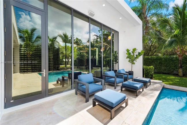 Imagem Casa com 5 Quartos à Venda, 387 m²em Alphaville Residencial Um - Barueri Imagem Casa com 5 Quartos à Venda, 387 m²em Alphaville Residencial Um - Barueri