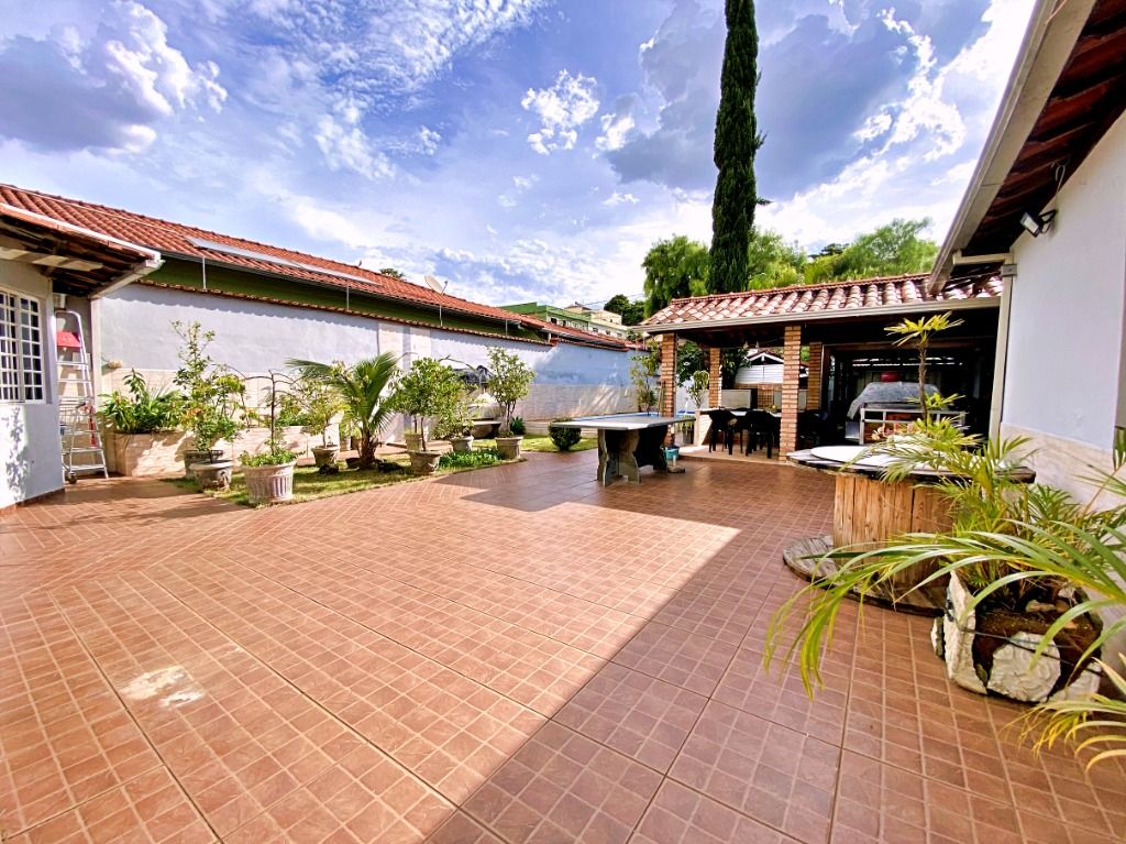 Imagem Casa com 3 Quartos à Venda, 266 m² em Planalto - Belo Horizonte Imagem Casa com 3 Quartos à Venda, 266 m² em Planalto - Belo Horizonte