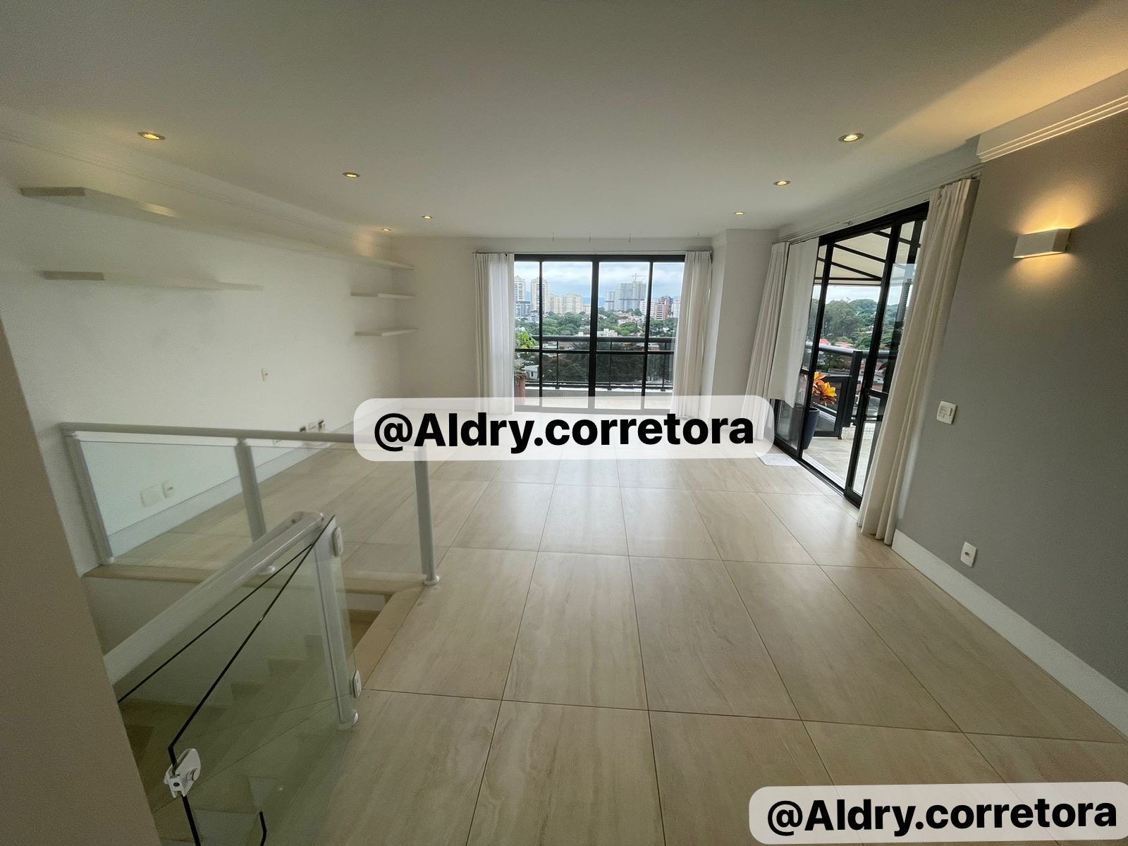 Imagem Cobertura com 4 Quartos à Venda, 340 m²em Bela Aliança - São Paulo