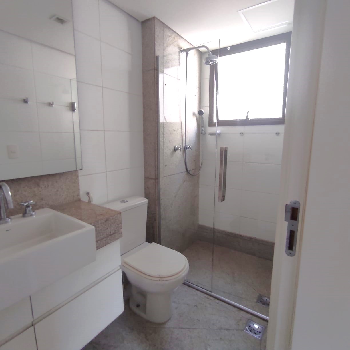 Imagem Apartamento com 4 Quartos à Venda, 138 m²em Lourdes - Belo Horizonte