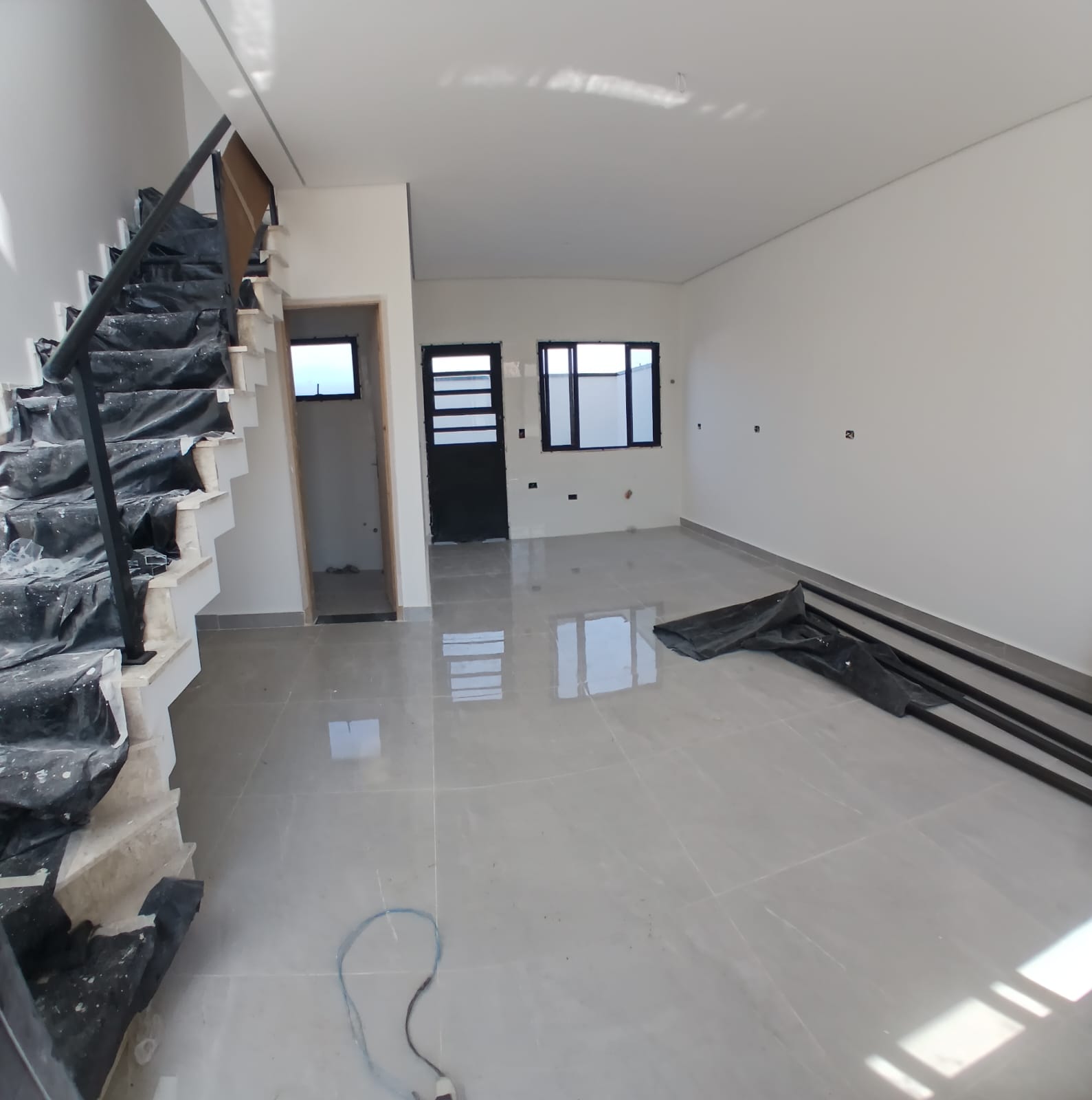 Imagem Sobrado com 2 Quartos à Venda, 66 m² em Vila Lavínia - Mogi das Cruzes