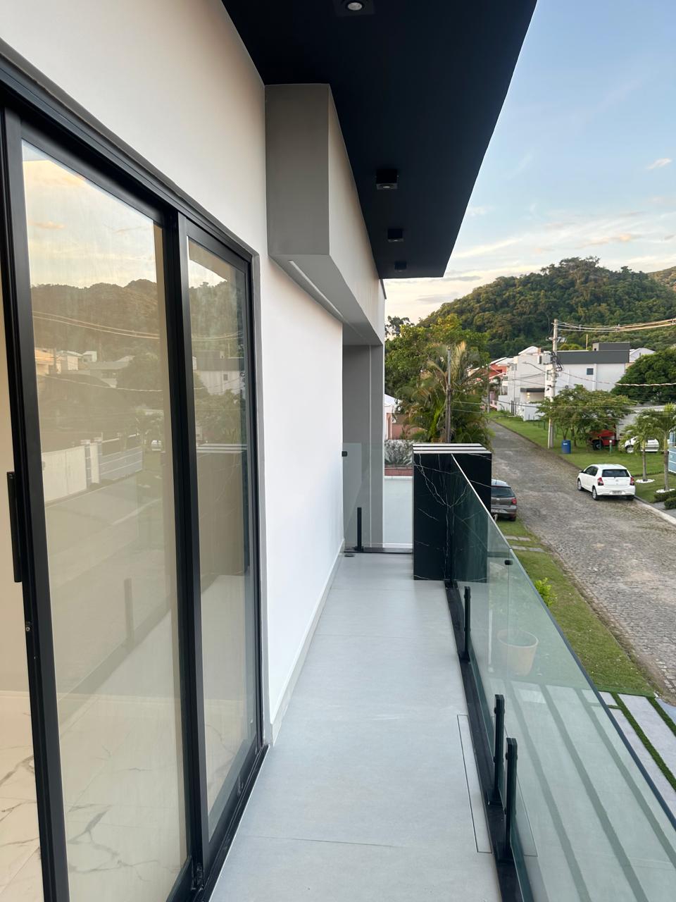 Imagem Casa de Condomínio com 5 Quartos à Venda, 200 m² em Campo Grande - Rio de Janeiro Imagem Casa de Condomínio com 5 Quartos à Venda, 200 m² em Campo Grande - Rio de Janeiro