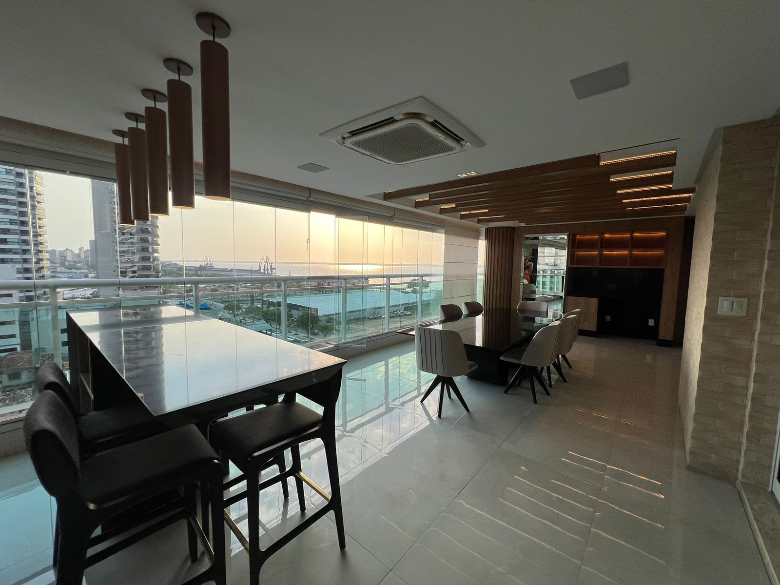 Imagem Apartamento com 4 Quartos à Venda, 300 m²em Umarizal - Belém