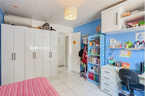 Imagem Casa com 2 Quartos à Venda, 200 m² em Santa Maria Goretti - Porto Alegre