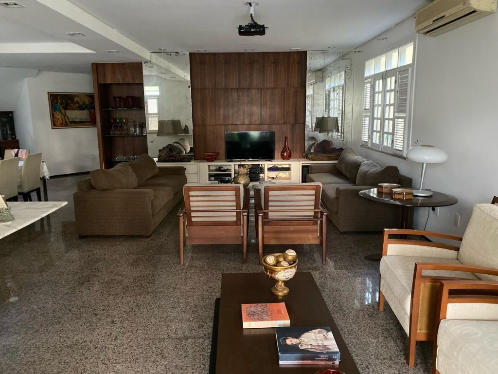 Imagem Casa com 5 Quartos para Alugar, 435 m²em Engenheiro Luciano Cavalcante - Fortaleza Imagem Casa com 5 Quartos para Alugar, 435 m²em Engenheiro Luciano Cavalcante - Fortaleza