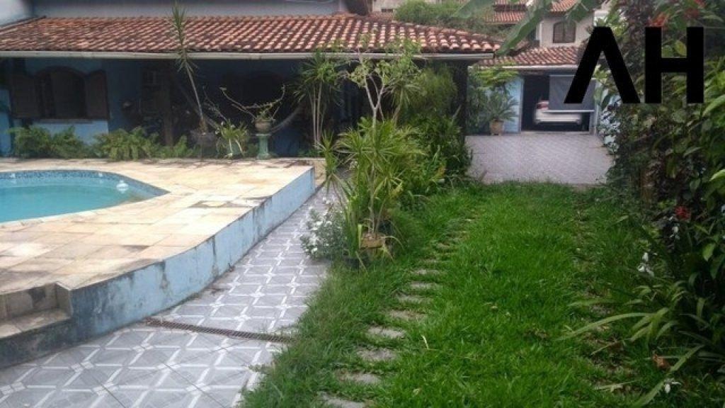 Imagem Casa com 3 Quartos à Venda, 350 m²em Piratininga - Niterói Imagem Casa com 3 Quartos à Venda, 350 m²em Piratininga - Niterói