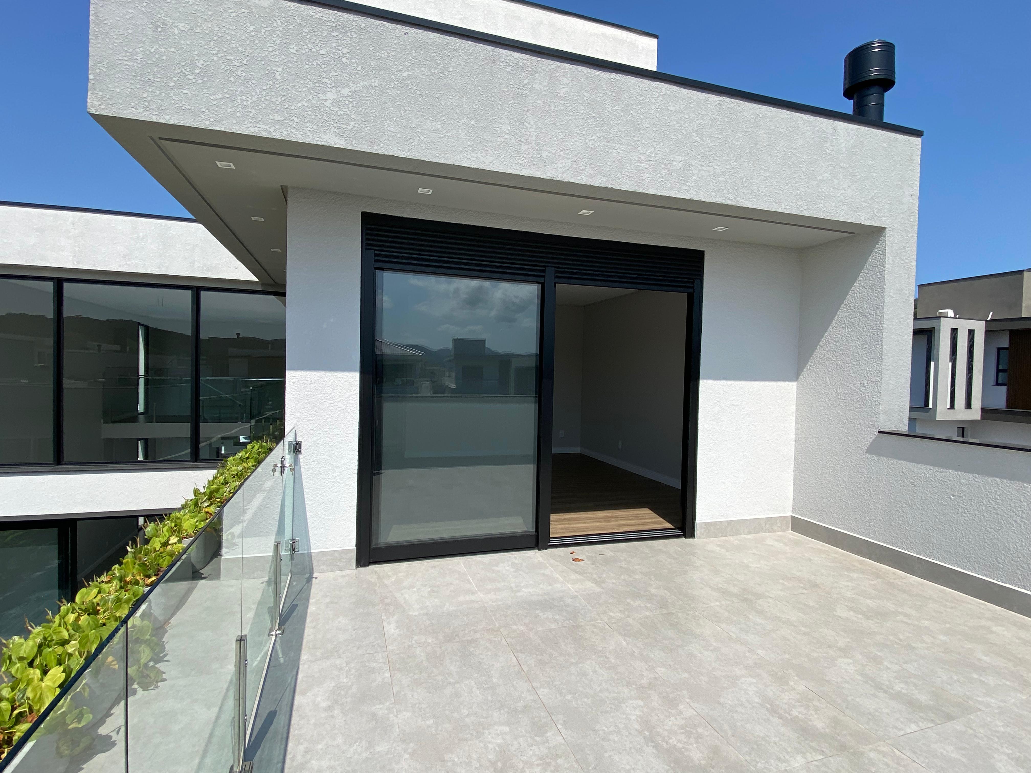 Imagem Casa com 4 Quartos à Venda, 370 m²em Santa Regina - Camboriú Imagem Casa com 4 Quartos à Venda, 370 m²em Santa Regina - Camboriú