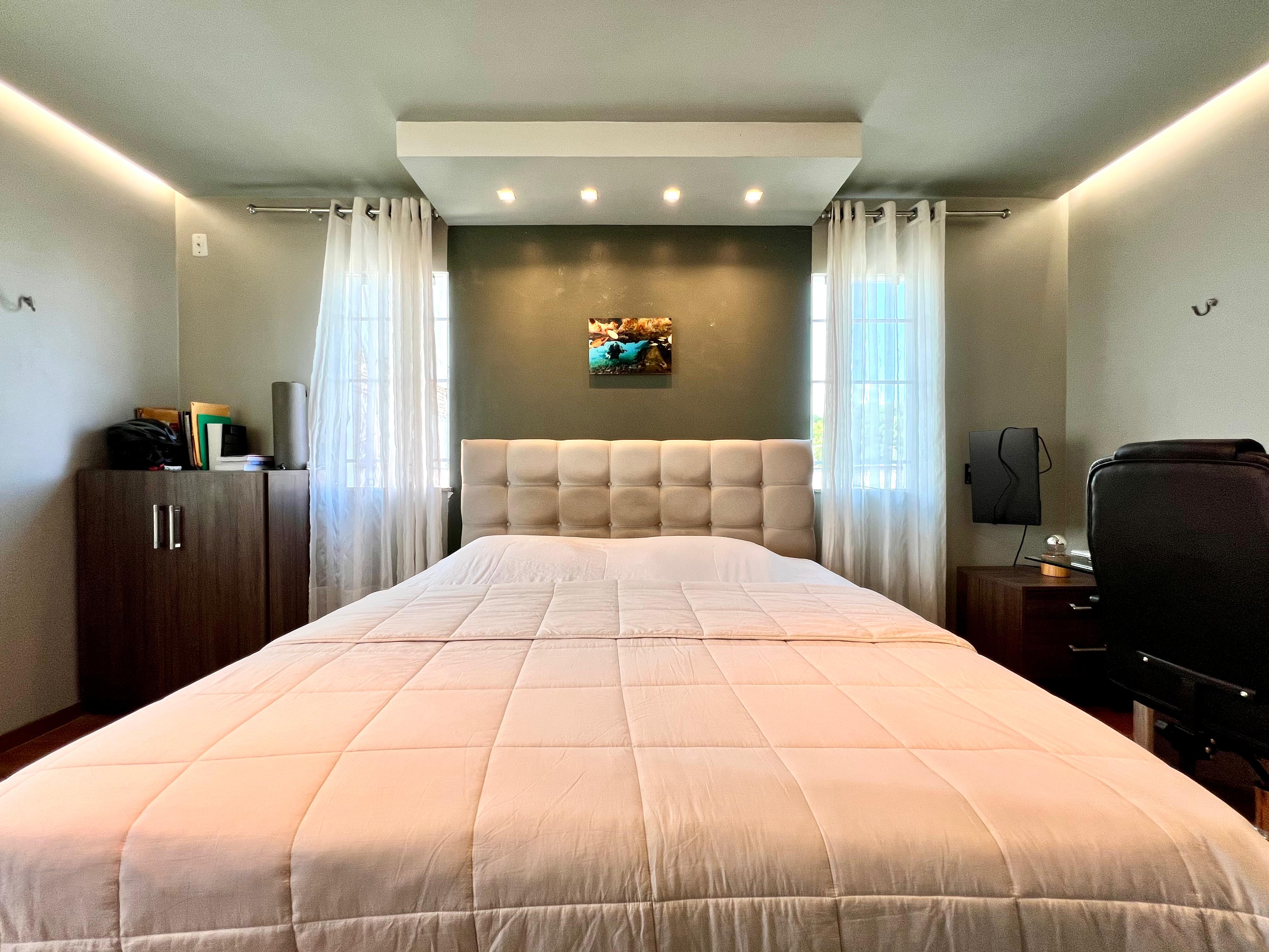 Imagem Casa com 3 Quartos à Venda, 370 m²em Curió-Utinga - Belém Imagem Casa com 3 Quartos à Venda, 370 m²em Curió-Utinga - Belém