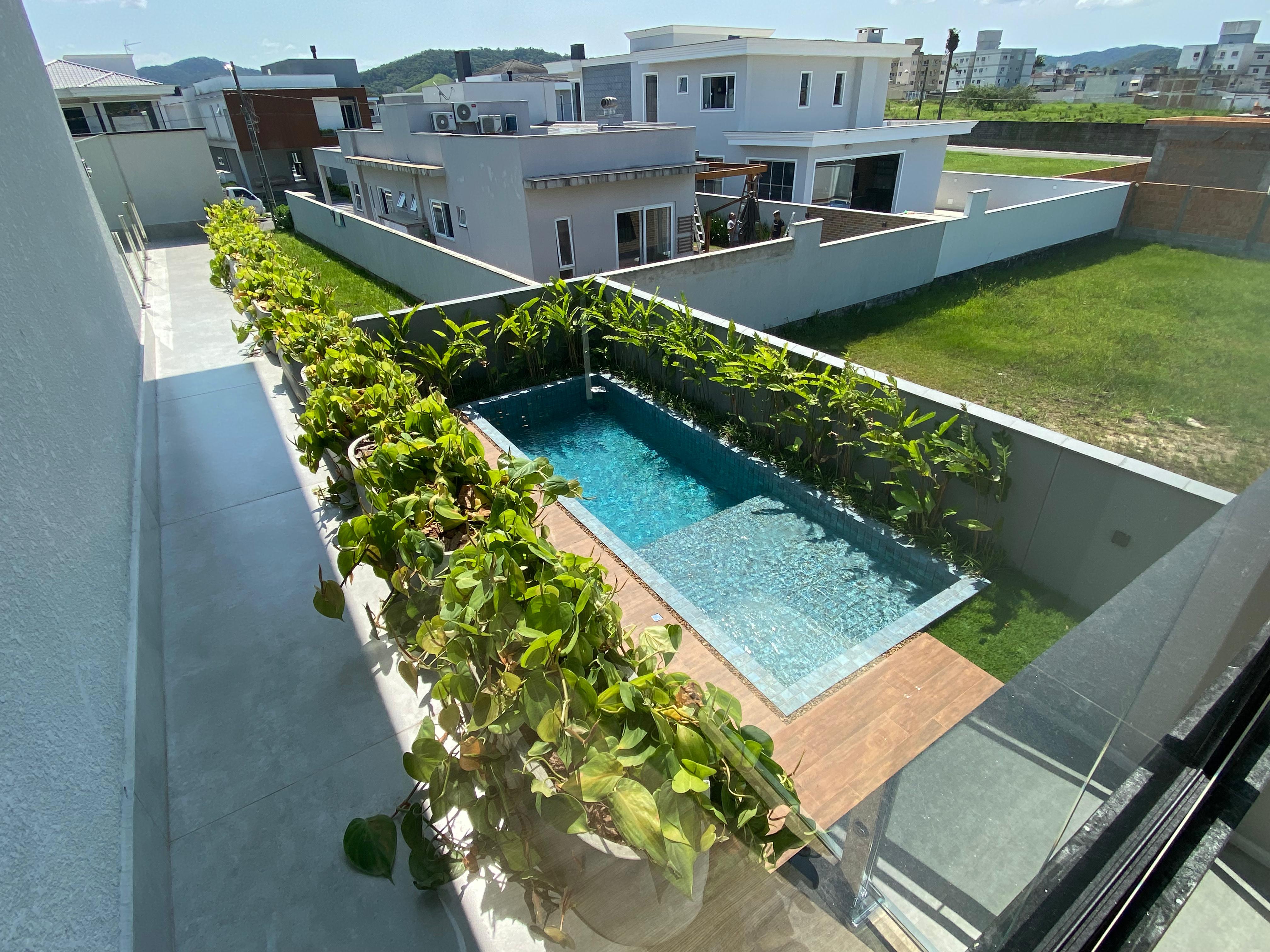 Imagem Casa com 4 Quartos à Venda, 370 m²em Santa Regina - Camboriú Imagem Casa com 4 Quartos à Venda, 370 m²em Santa Regina - Camboriú