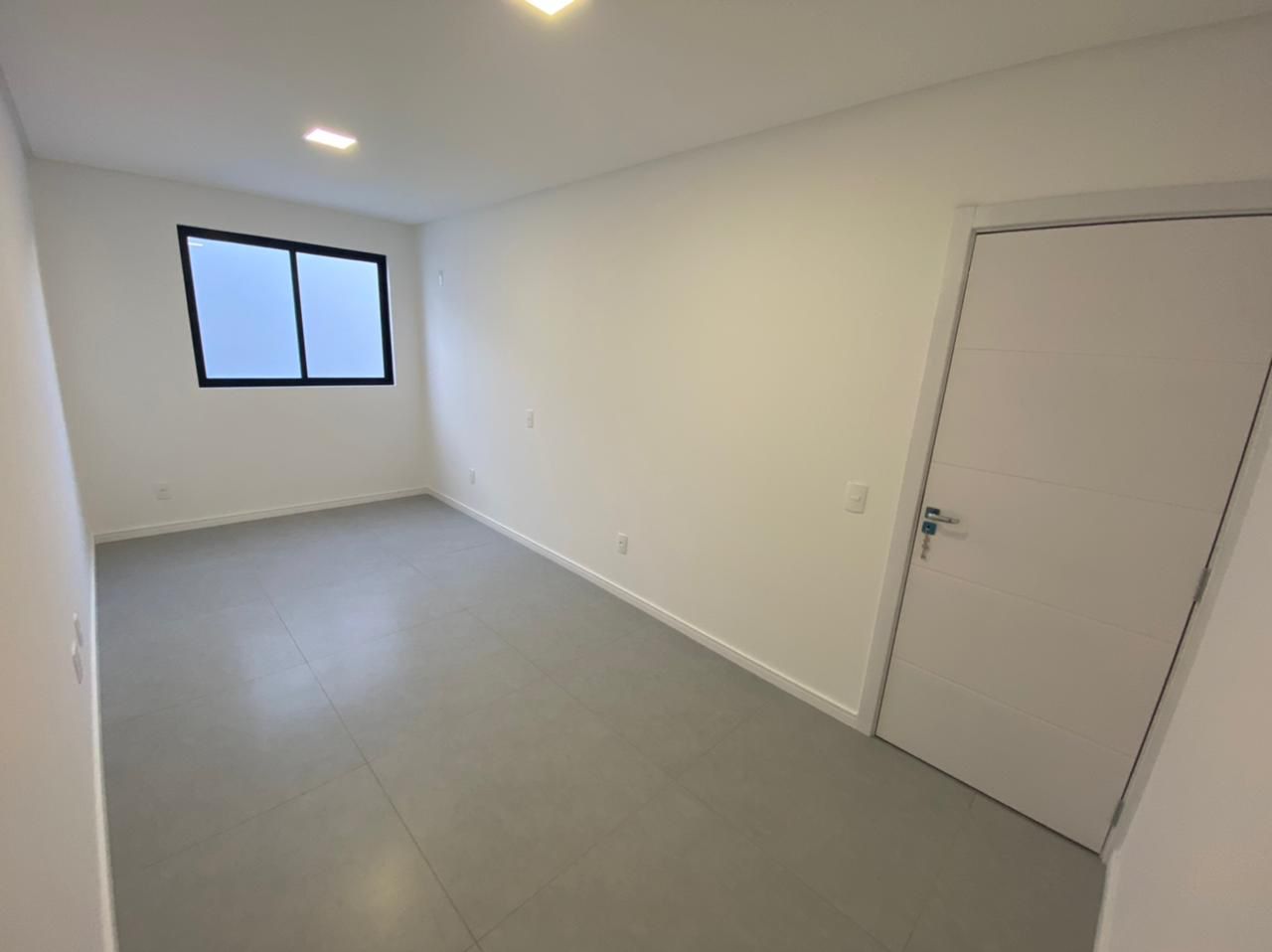 Imagem Sobrado com 3 Quartos à Venda, 144 m²em Nações - Balneário Camboriú