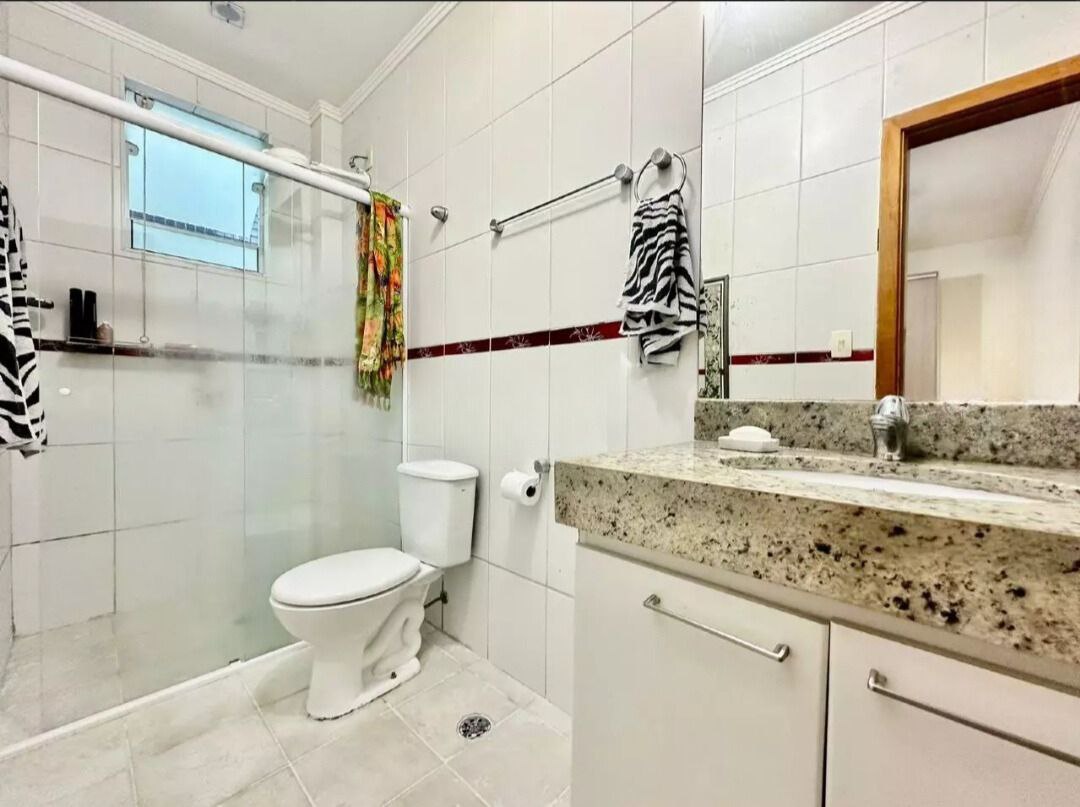 Imagem Casa com 4 Quartos à Venda, 239 m²em Embaré - Santos Imagem Casa com 4 Quartos à Venda, 239 m²em Embaré - Santos