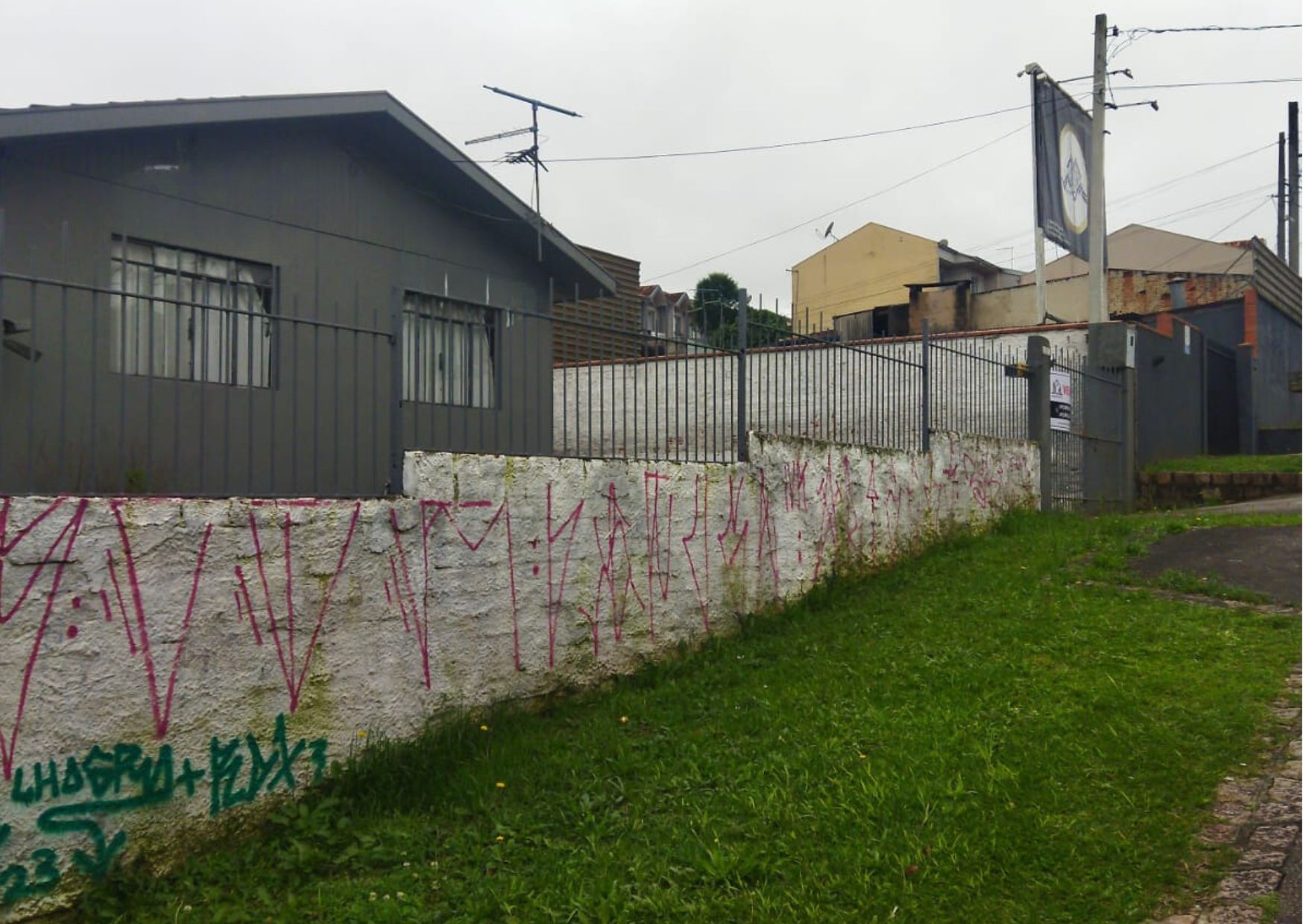 Imagem Terreno à Venda, 600 m²em Boqueirão - Curitiba