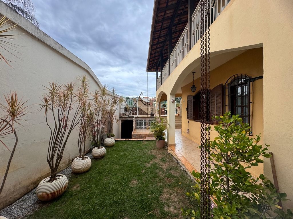 Imagem Casa com 4 Quartos à Venda, 249 m² em Tijuca - Contagem Imagem Casa com 4 Quartos à Venda, 249 m² em Tijuca - Contagem