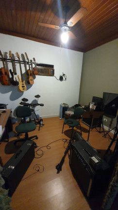 Imagem Casa com 2 Quartos à Venda ou Locação, 120 m² em Centro - Taubaté Imagem Casa com 2 Quartos à Venda ou Locação, 120 m² em Centro - Taubaté