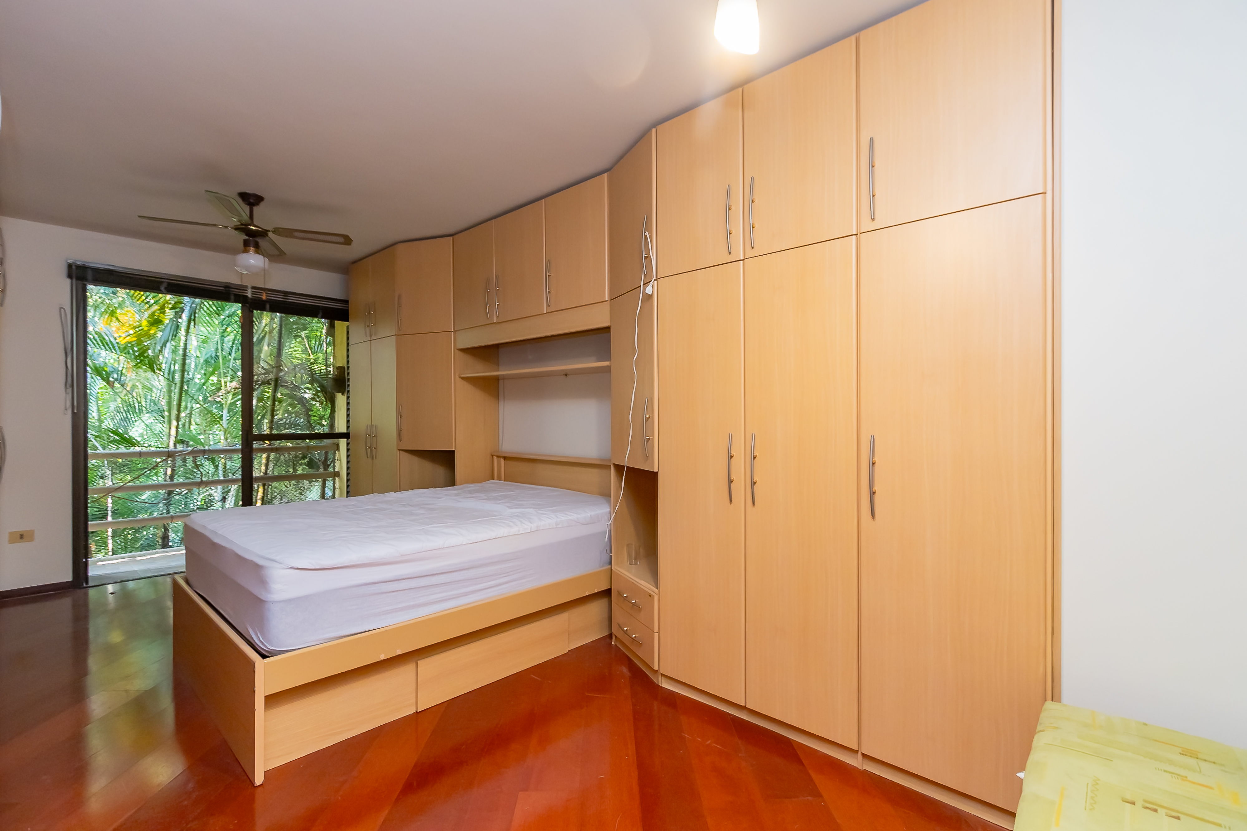 Imagem Sobrado com 3 Quartos à Venda, 278 m²em Vista Alegre - Curitiba Imagem Sobrado com 3 Quartos à Venda, 278 m²em Vista Alegre - Curitiba