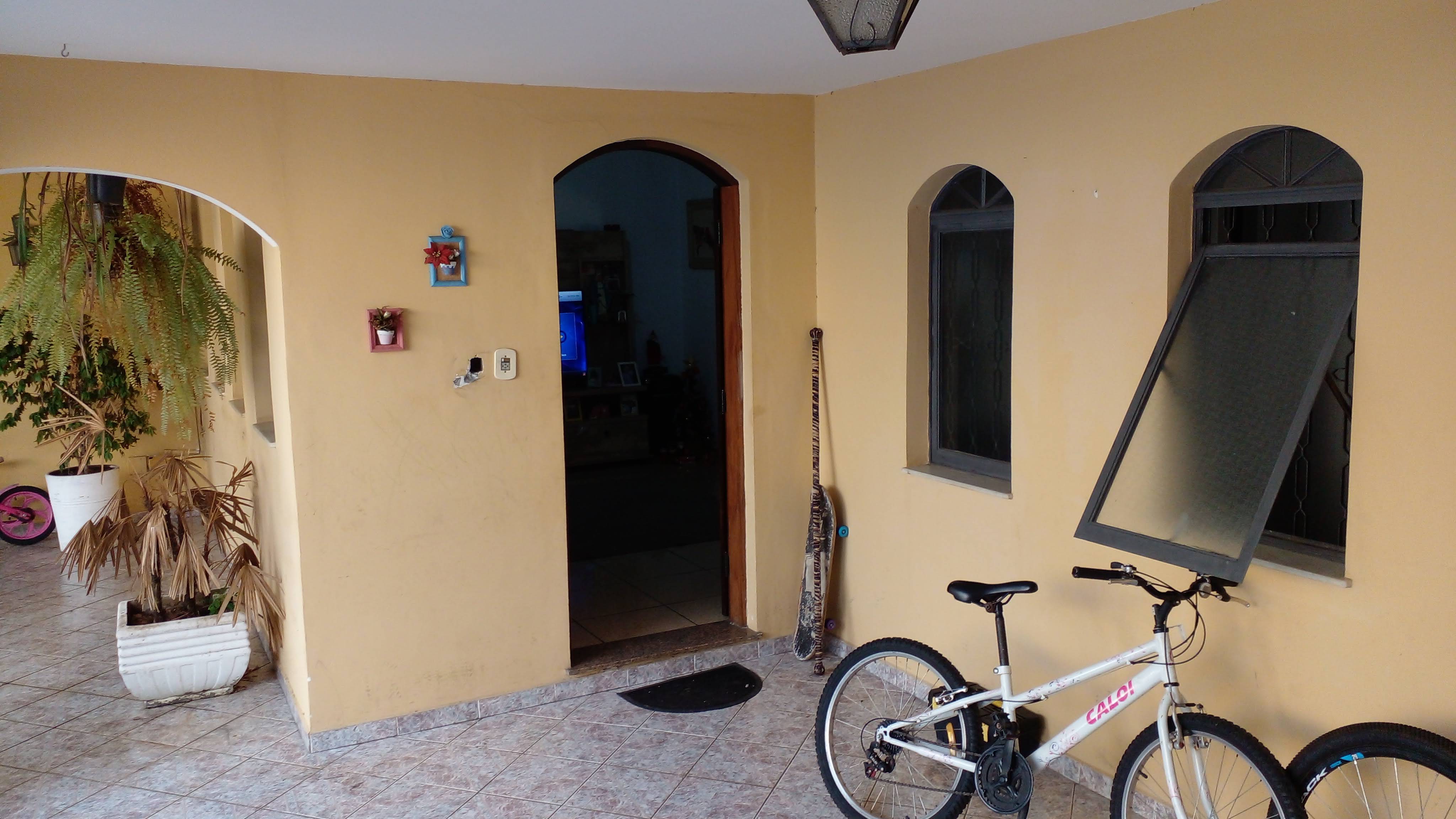Imagem Casa com 3 Quartos à Venda, 220 m²em Vila Cintra - Mogi das Cruzes Imagem Casa com 3 Quartos à Venda, 220 m²em Vila Cintra - Mogi das Cruzes