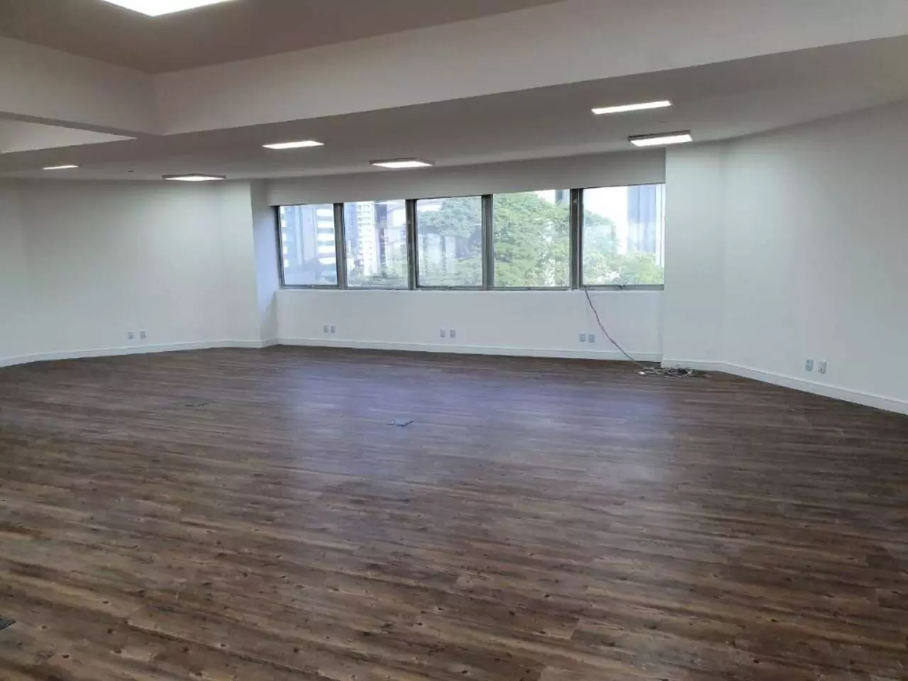 Imagem Sala Comercial à Venda ou Locação, 204 m²em Cidade Monções - São Paulo