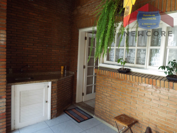 Imagem Casa com 4 Quartos à Venda, 315 m² em Centro - Pelotas