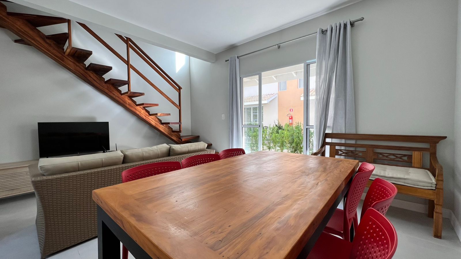 Imagem Casa de Condomínio com 2 Quartos para Alugar, 81 m²em São Lourenço - Bertioga Imagem Casa de Condomínio com 2 Quartos para Alugar, 81 m²em São Lourenço - Bertioga