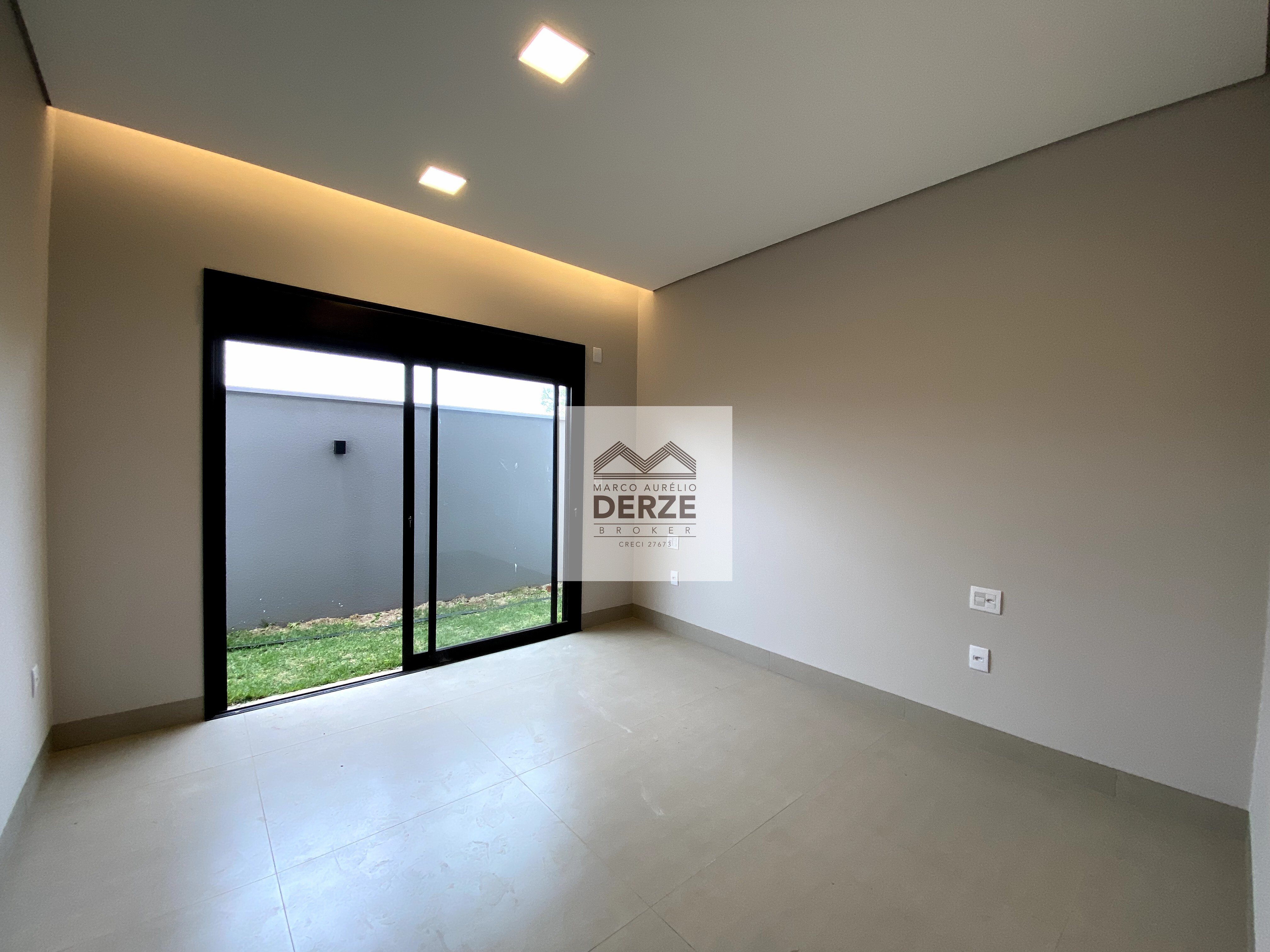 Imagem Casa com 3 Quartos à Venda, 252 m²em Jardim Inconfidência - Uberlândia Imagem Casa com 3 Quartos à Venda, 252 m²em Jardim Inconfidência - Uberlândia