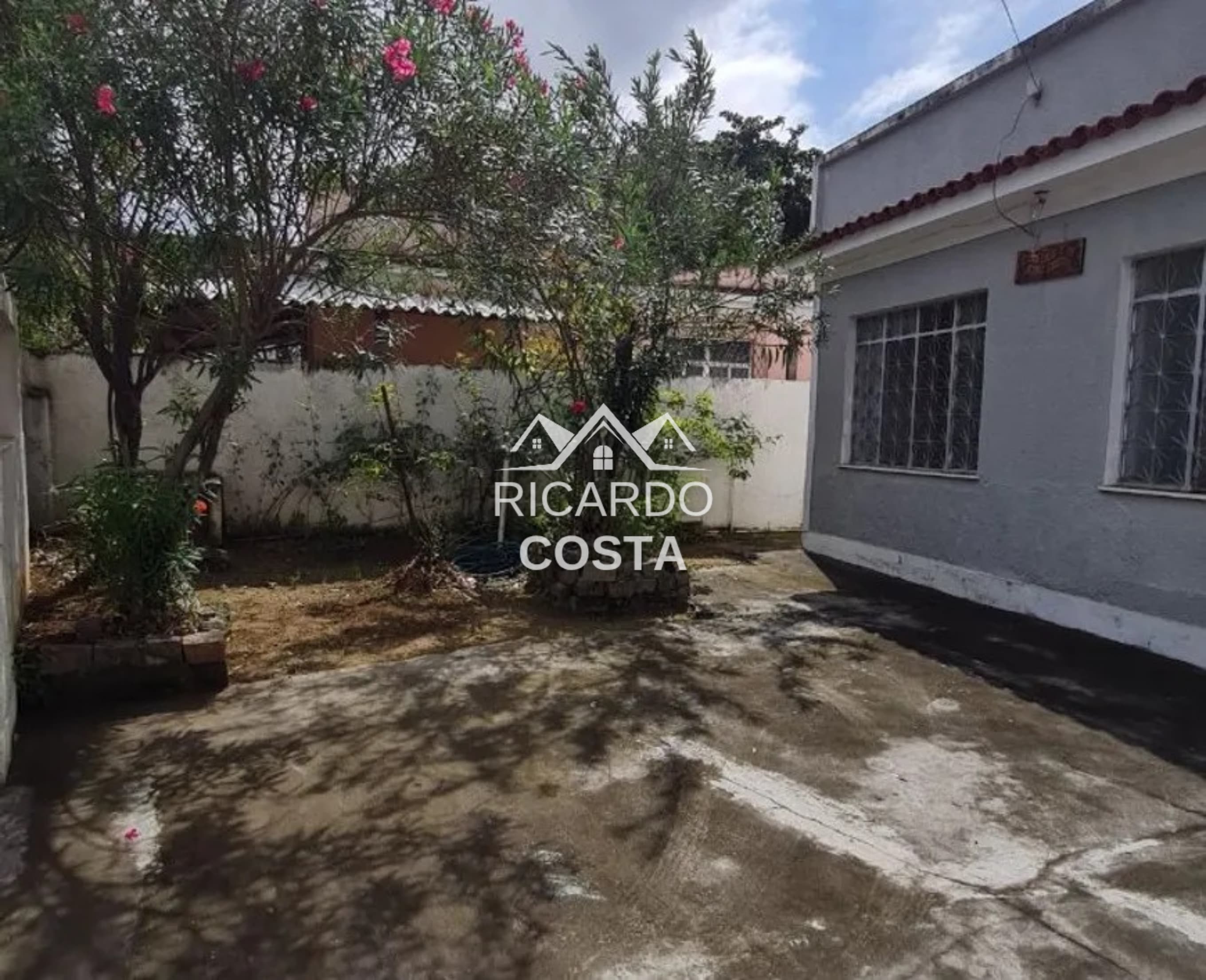 Imagem Casa com 2 Quartos à Venda, 307 m² em Taquara - Rio de Janeiro Imagem Casa com 2 Quartos à Venda, 307 m² em Taquara - Rio de Janeiro