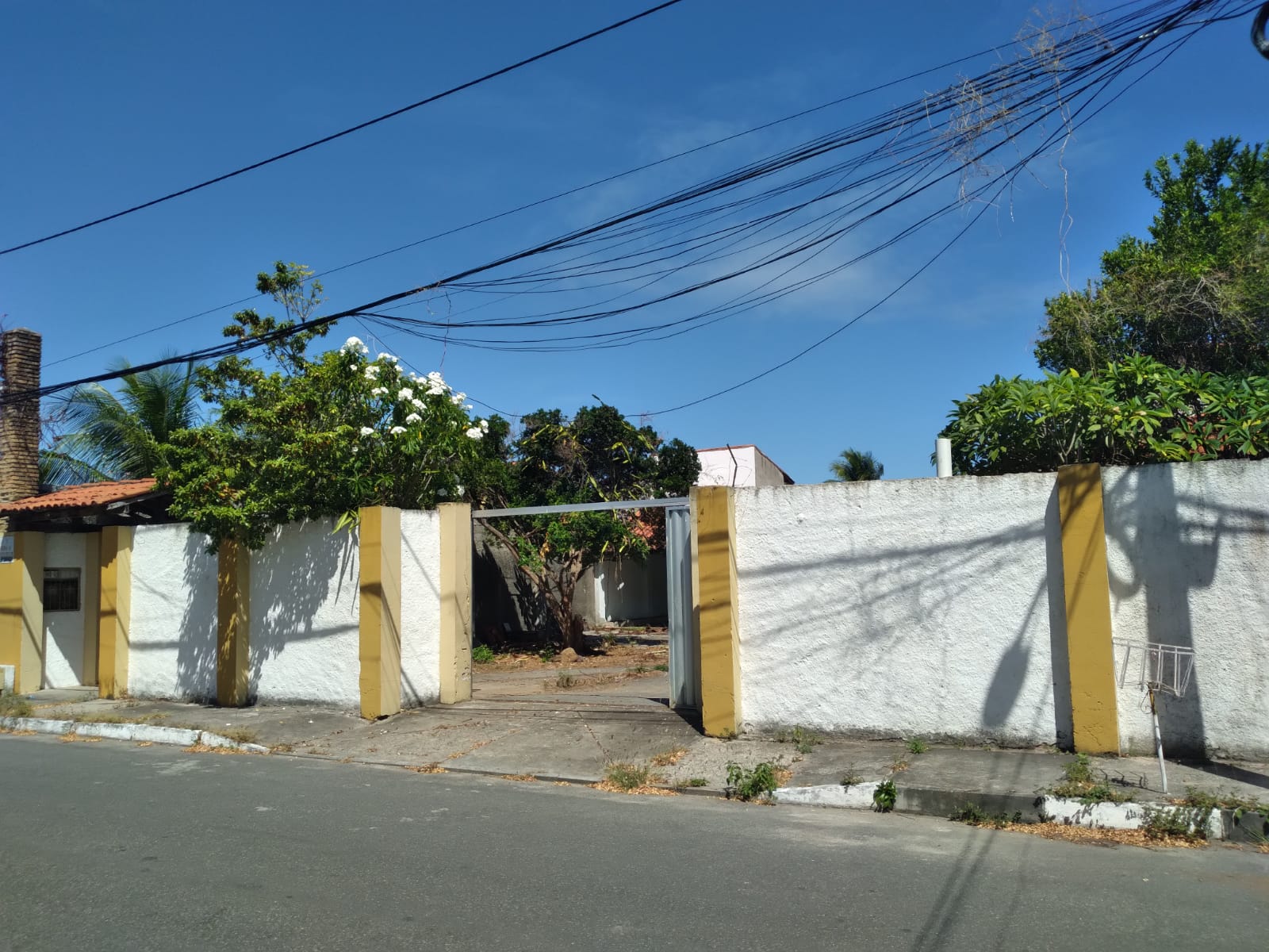 Imagem Casa com 5 Quartos à Venda, 417 m²em Centro - Lauro de Freitas
