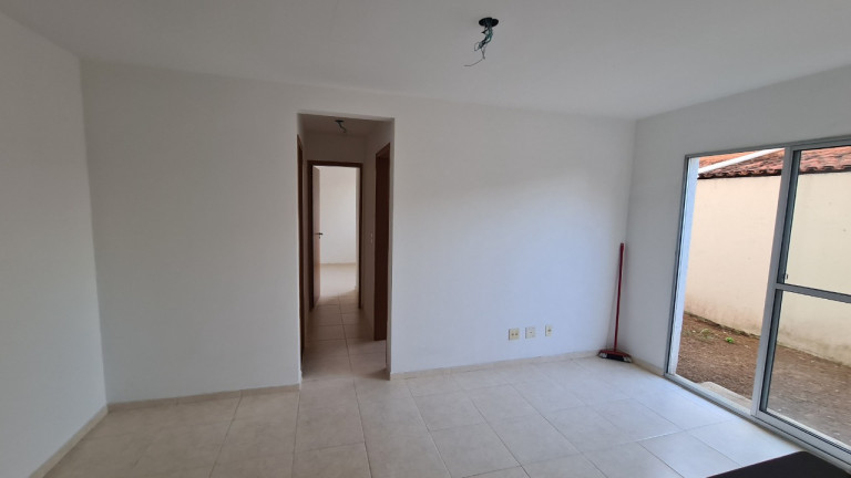 Imagem Apartamento com 2 Quartos à Venda,  em Santana - Cariacica