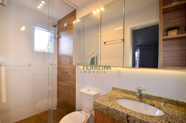 Imagem Sobrado com 3 Quartos à Venda, em Santa Cândida - Curitiba Imagem Sobrado com 3 Quartos à Venda, em Santa Cândida - Curitiba