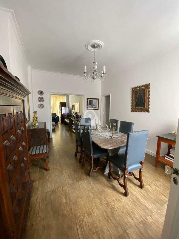 Imagem Apartamento com 3 Quartos à Venda, 160 m²em Copacabana - Rio de Janeiro