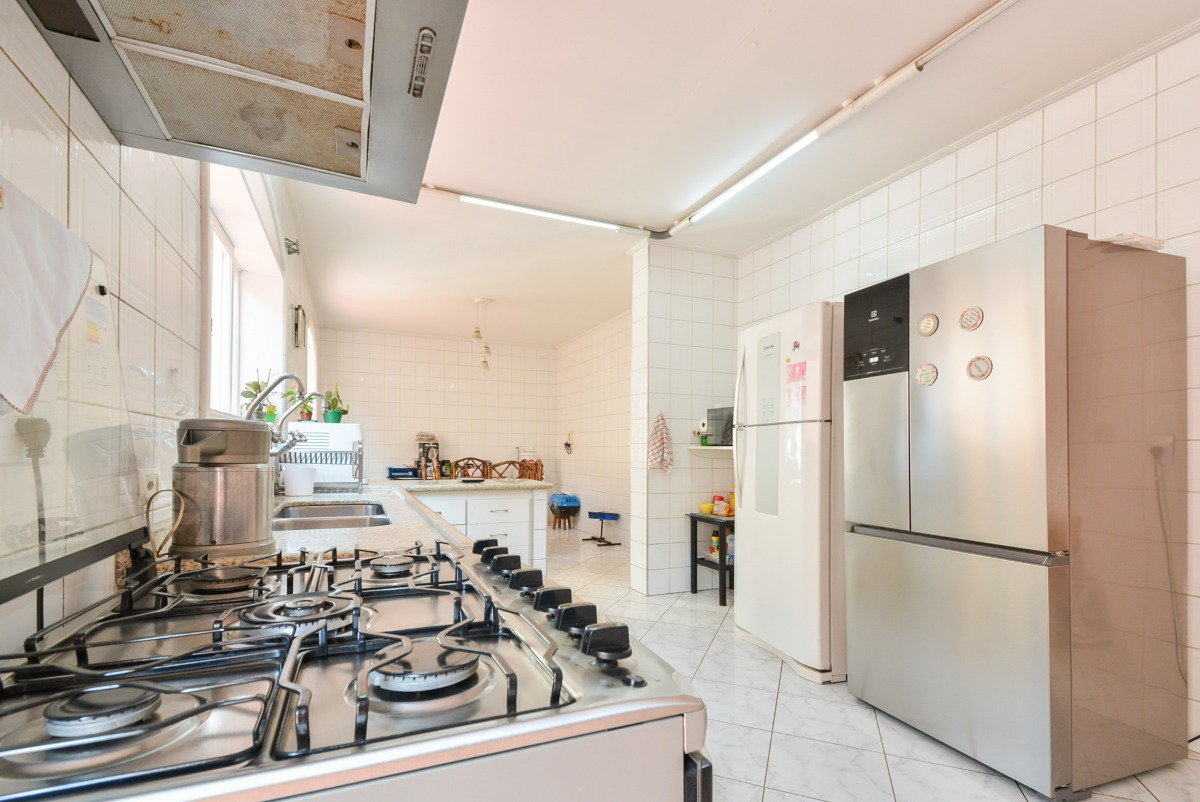 Imagem Casa com 4 Quartos à Venda, 450 m²em Caxingui - São Paulo