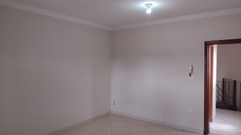 Imagem Sobrado com 3 Quartos para Alugar, 140 m²em Jardim das Laranjeiras - Limeira