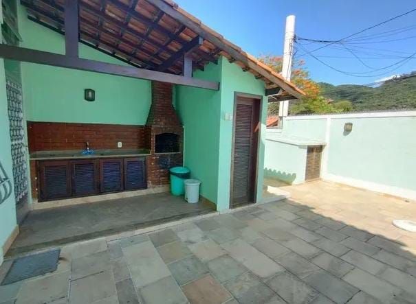 Imagem Casa com 3 Quartos à Venda, 360 m²em Piratininga - Niterói Imagem Casa com 3 Quartos à Venda, 360 m²em Piratininga - Niterói